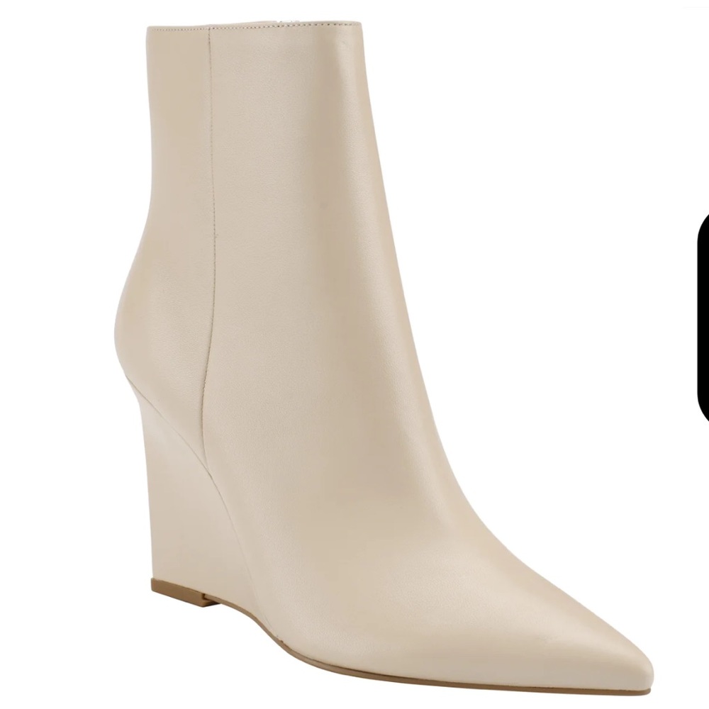 Marc Fisher Dayna Booties in Taupe size 8.5